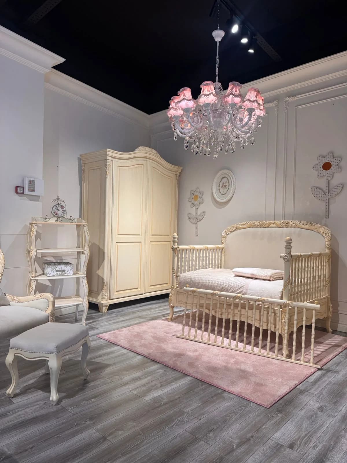 Kessa Kids Showroom, showroom photograph