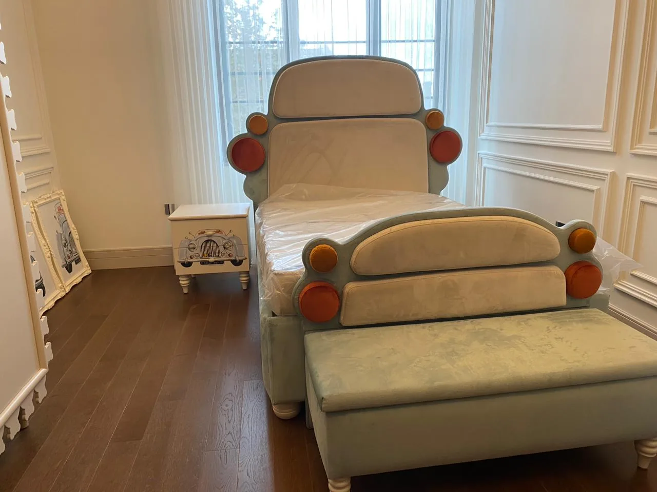 Roadster Room, photograph of the finished interior