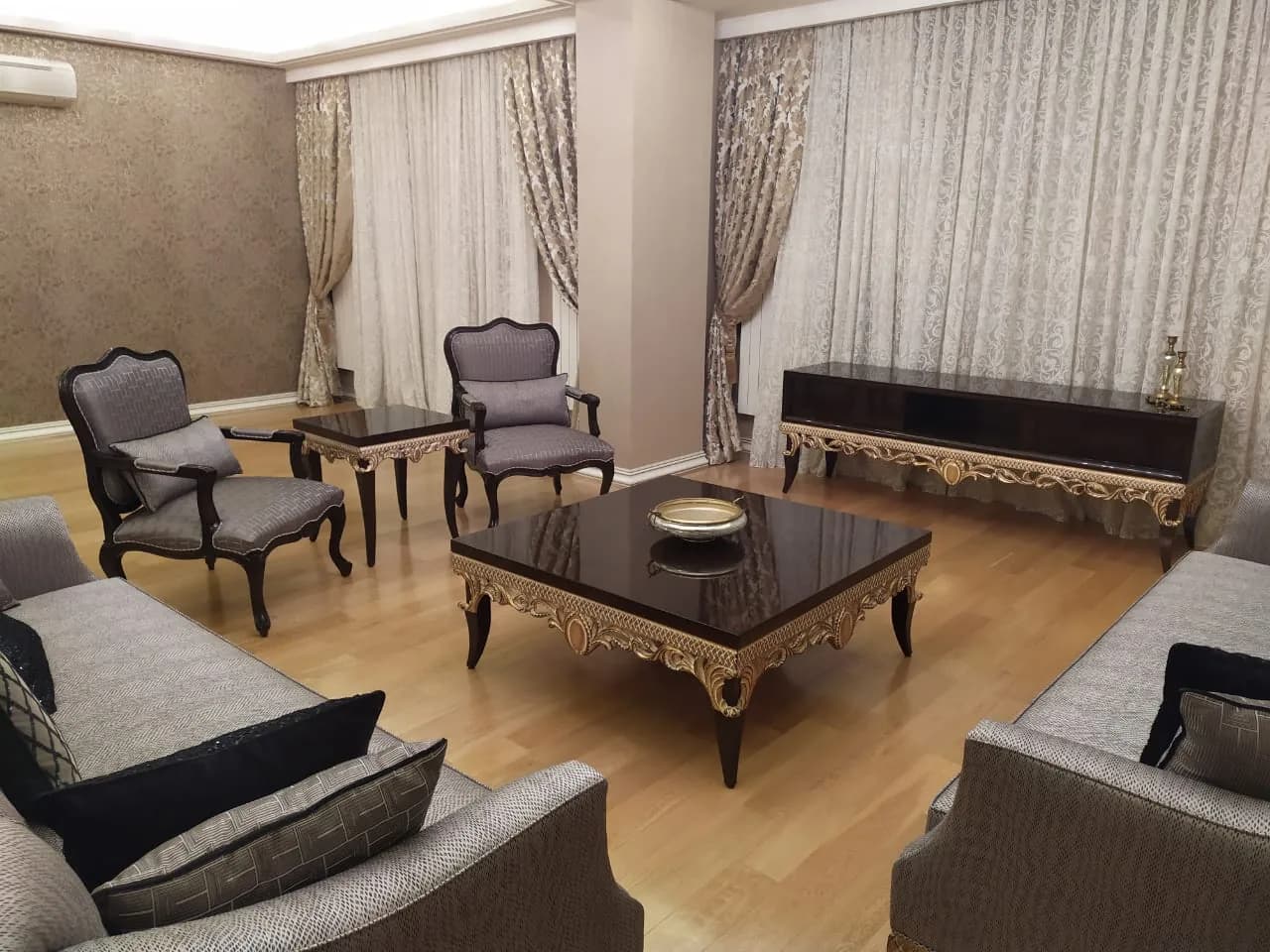 Rose Villa, photograph of the finished interior
