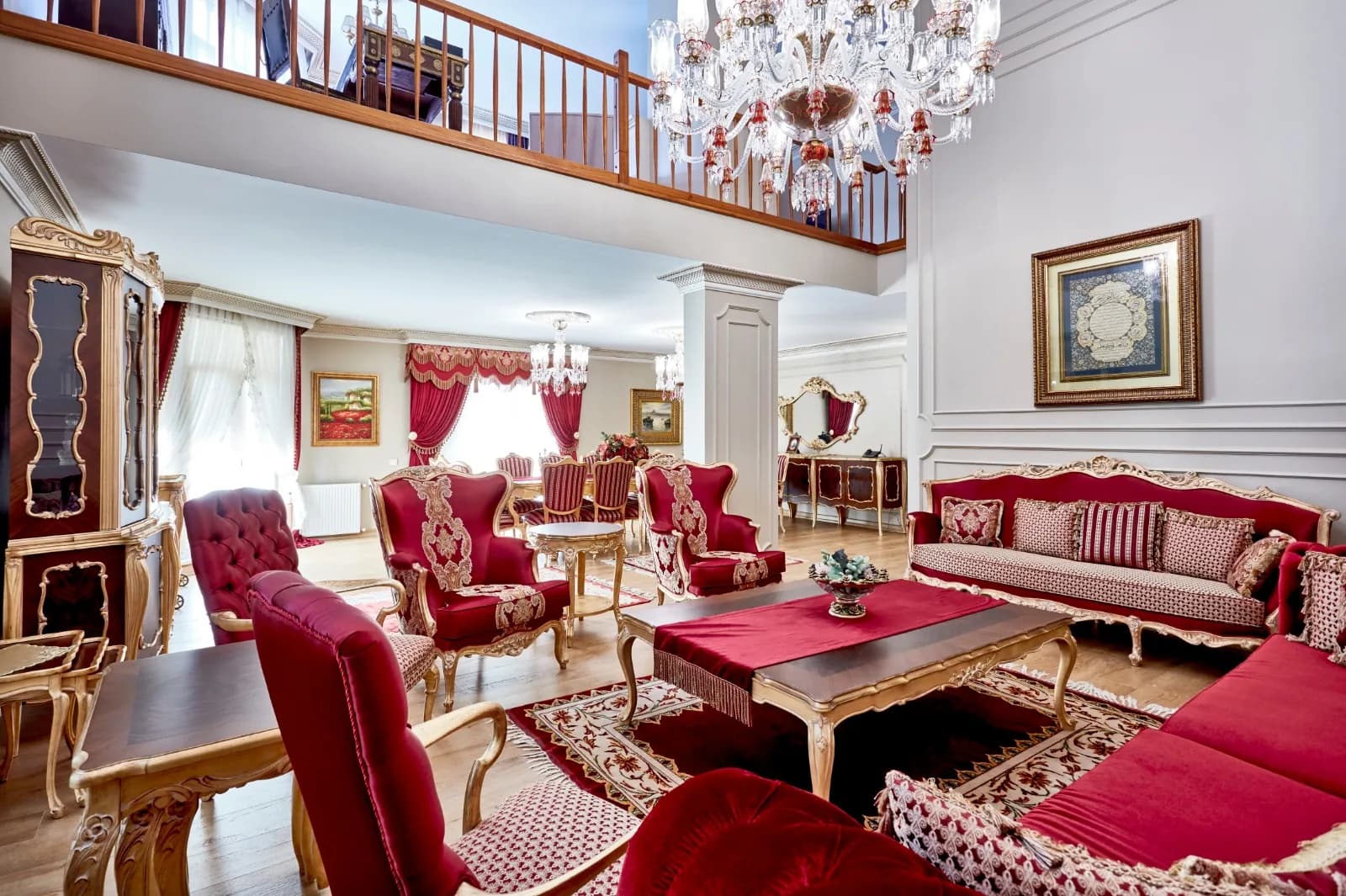 Shuvalan Villa, photograph of the finished interior